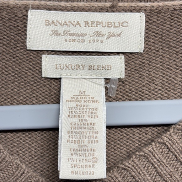 Banana Republic Luxury Blend V Neck Sweater Men's M Tan Cotton Angora Cashmere - Picture 3 of 7